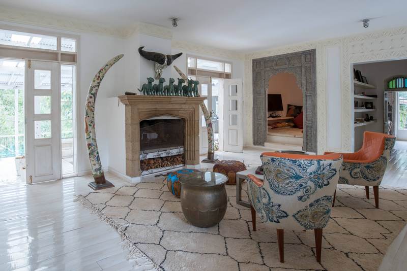 The Karen Manor - Gallery 15